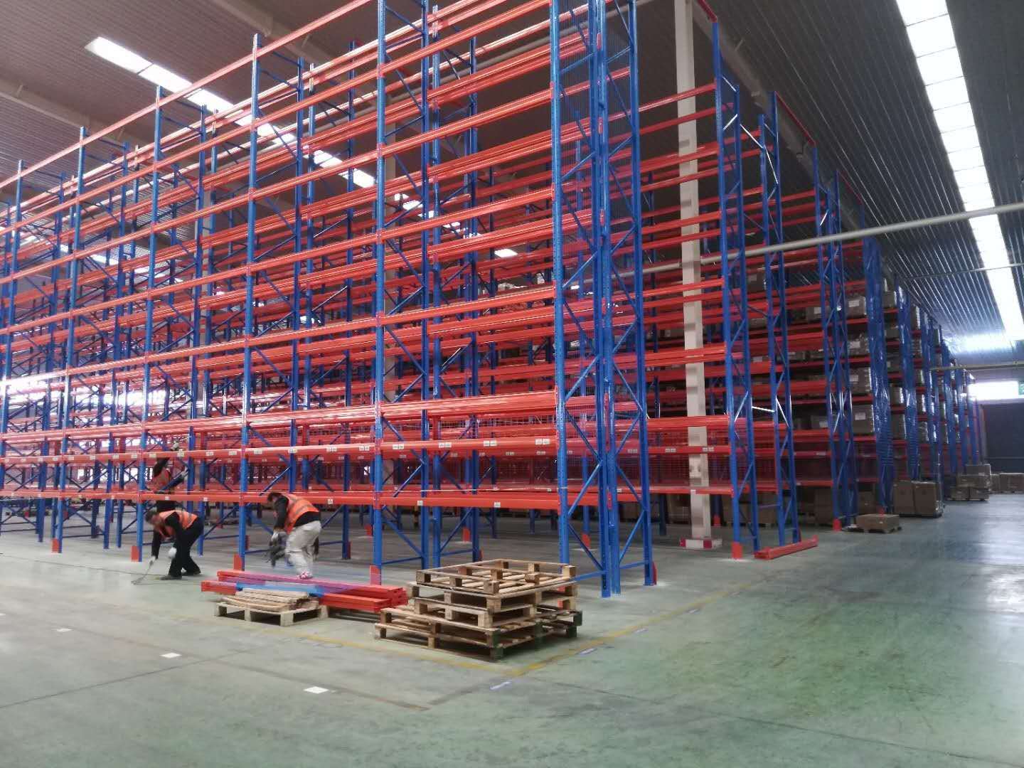 重型货架：现代仓储的钢铁支柱