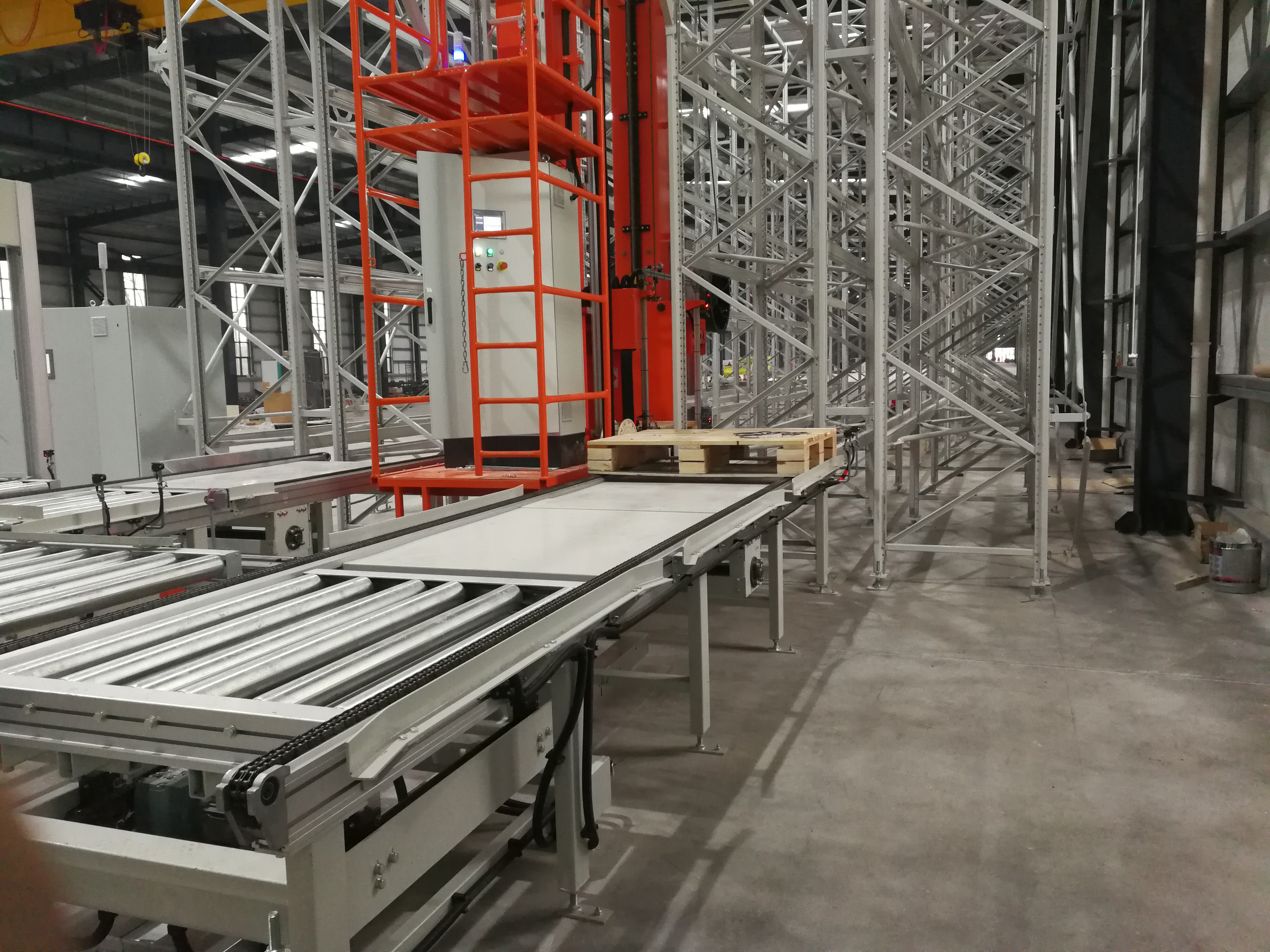 智能仓库作业模式：如何精准适配不同行业需求？